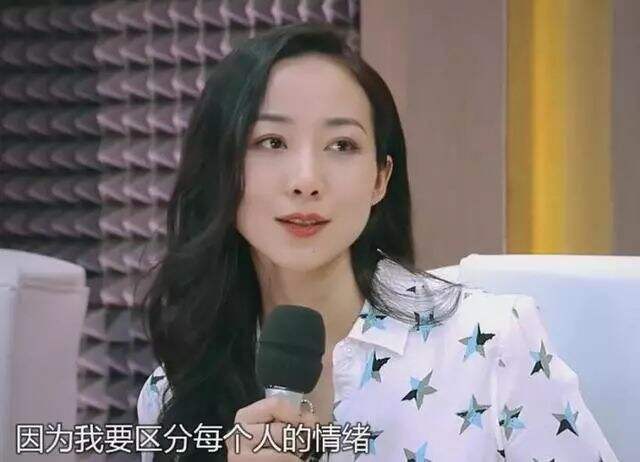 “行走的荷尔蒙”朱亚文，一身性感都留给老婆了。超甜~