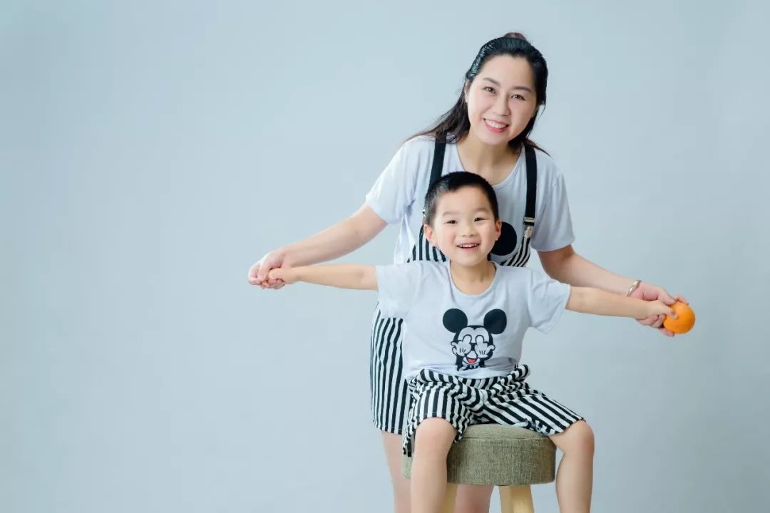 新女网 热点余佳选择创业还有个重要原因,就是孩子.