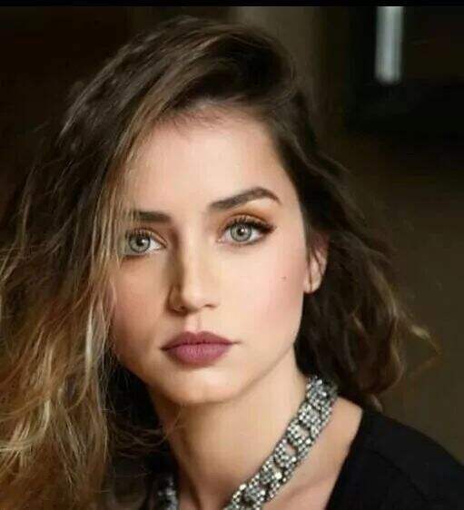 战争阴影下的叙利亚女人倔强的中东玫瑰