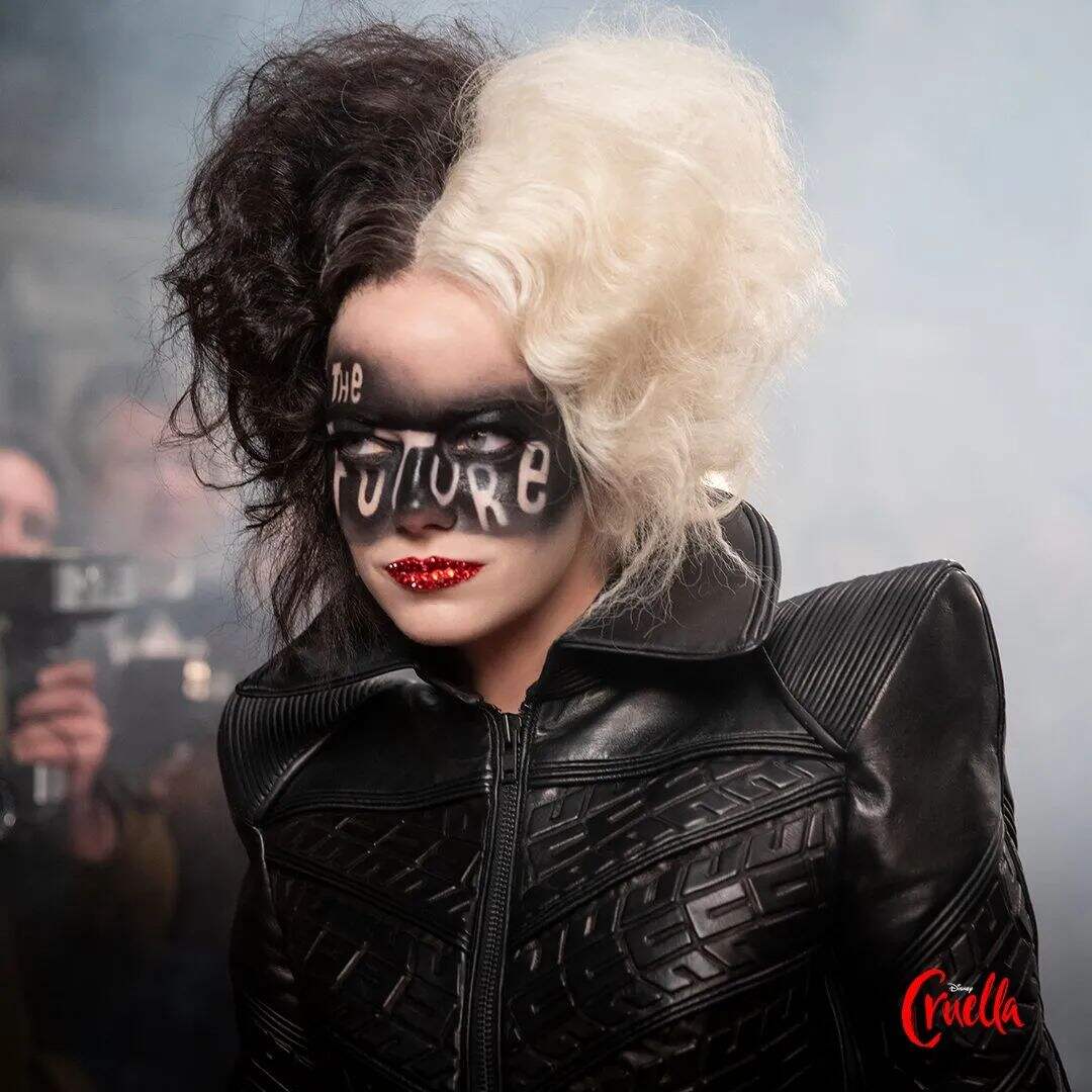 黑白魔女库伊拉 服装比 穿prada的女王 还华丽夸张