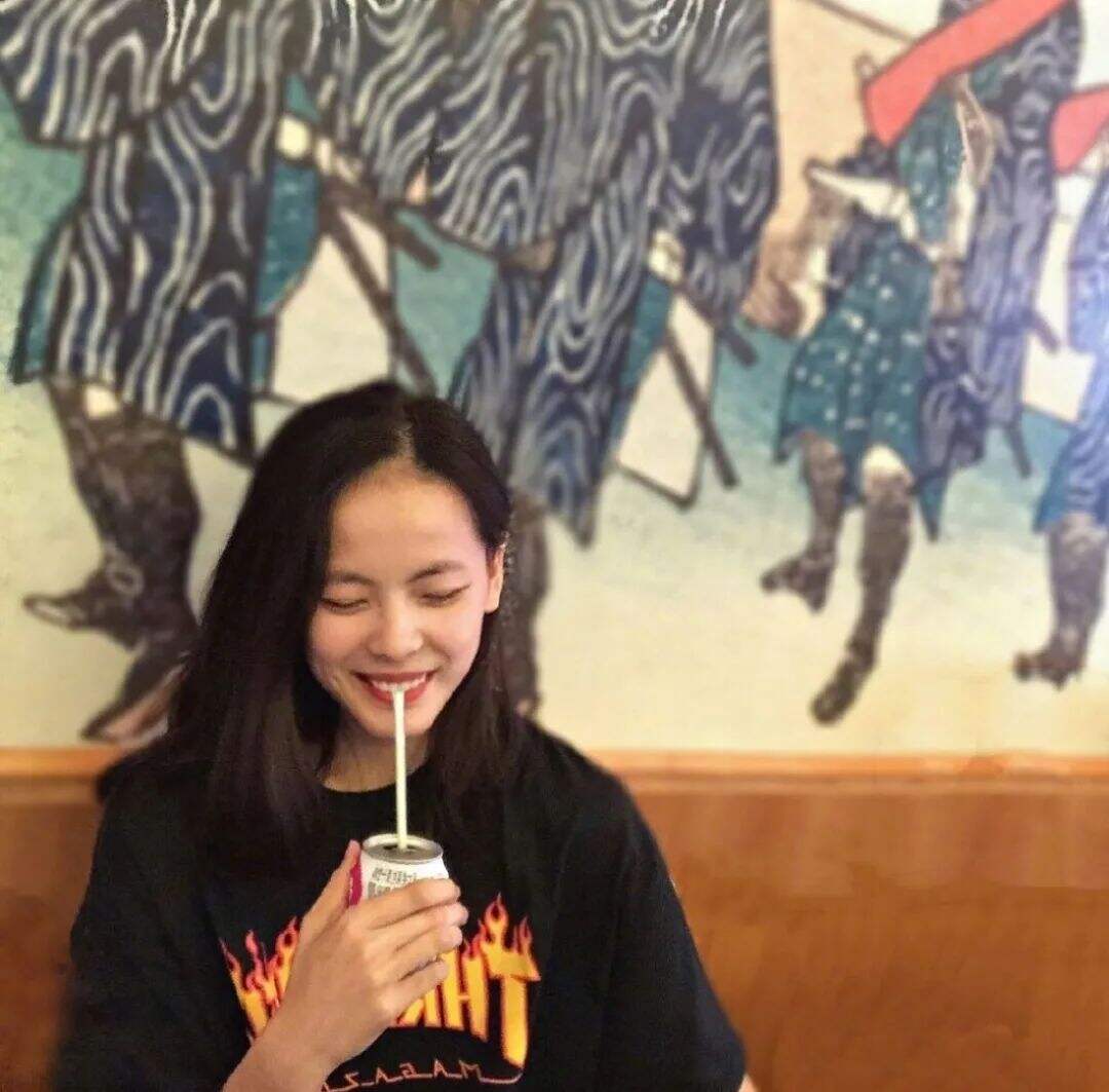 她们是奥运赛场上叱咤风云的"大魔王,也是颜值爆棚的精致甜妹