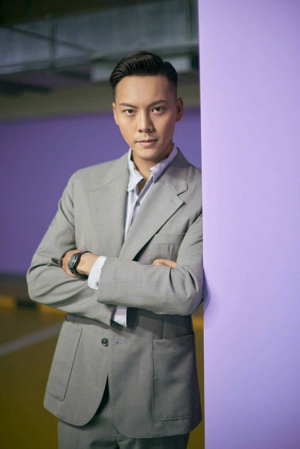 上游时尚|陈伟霆穿西装梳油头简约又帅气-上游新闻 汇聚向上的力量