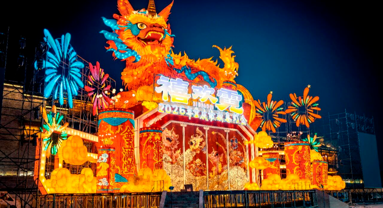 别跑错！重庆园博园新春灯会交通全攻略：地铁/自驾/接驳车，怎么选才能避堵不排队？