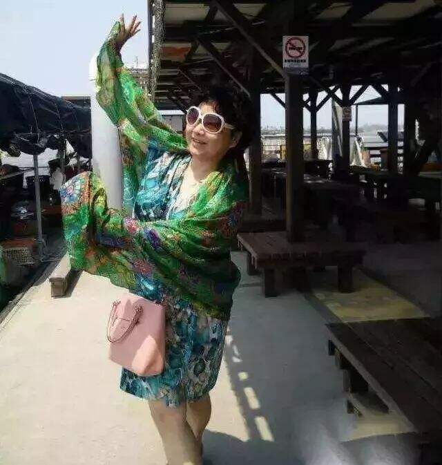 上游时尚|不拍千篇一律的大妈照,教你拍出独有的中年韵味!