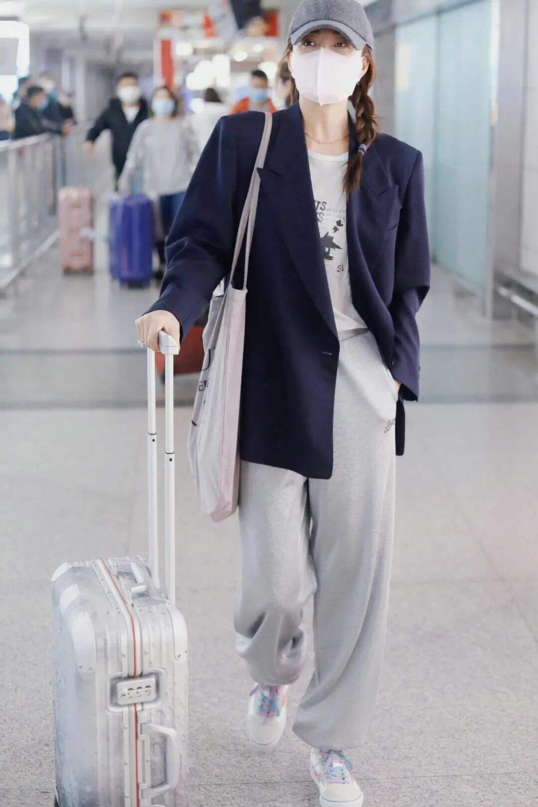 上游时尚白百何的百元穿搭怎么就火到全网夸